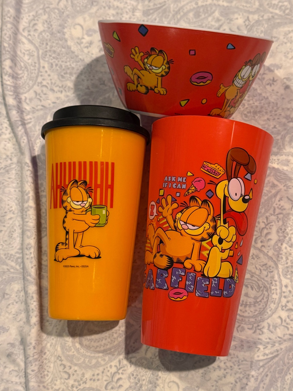 Garfield & Odie Reusable 32 oz Plastic Cup, 20 oz Screw Top Cup & 27 oz. Bowl